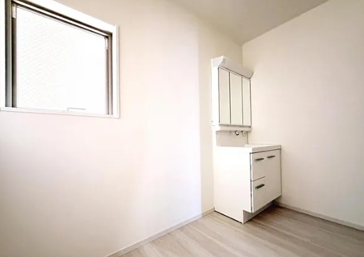 相模原市中央区小町通1丁目の新築戸建て2号棟の洗面化粧台の写真