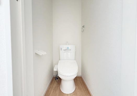 相模原市中央区宮下本町１丁目の新築戸建て1号棟のトイレ1fの写真