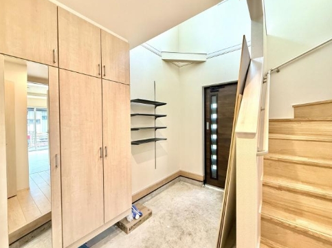 相模原市中央区並木4丁目の新築戸建ての玄関の写真