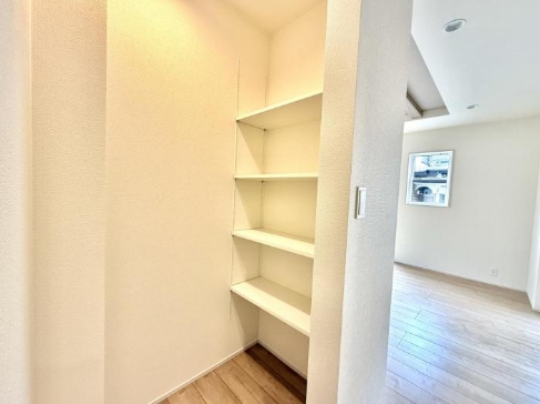 相模原市中央区並木4丁目の新築戸建てのパントリーの写真