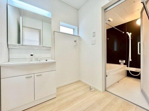 相模原市中央区田名の新築戸建て1号棟の洗面化粧台の写真