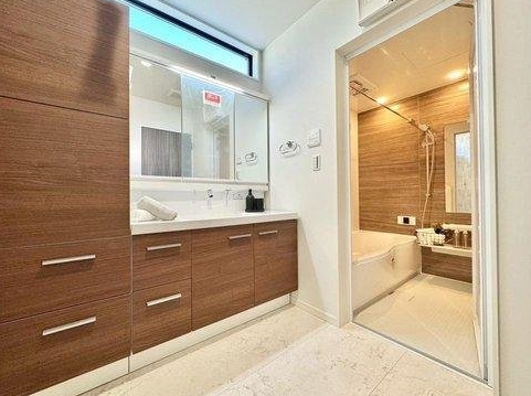 相模原市中央区田名の新築戸建て6号棟の洗面化粧台の写真