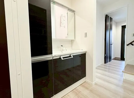 相模原市中央区横山台2丁目の新築戸建て18号棟の洗面化粧台の写真