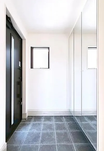 相模原市中央区由野台1丁目の新築戸建て2号棟の玄関の写真