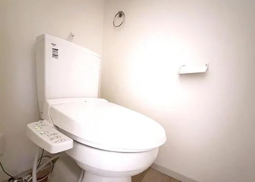 相模原市中央区由野台1丁目の新築戸建て2号棟のトイレ1fの写真