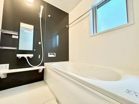 相模原市緑区二本松1丁目の新築戸建てのバスルームの写真