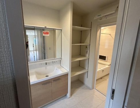 相模原市緑区二本松1丁目の新築戸建ての洗面化粧台の写真