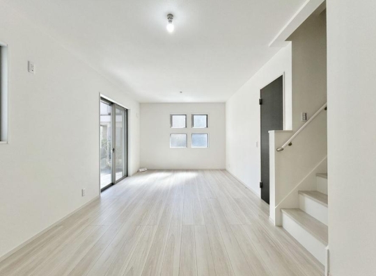 相模原市南区文京1丁目の新築戸建てのリビングの写真