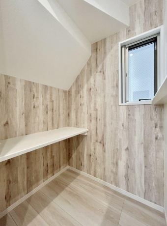 相模原市南区文京1丁目の新築戸建てのスタディーカウンターの写真