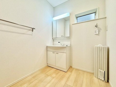 相模原市南区磯部の新築戸建て1号棟の洗面化粧台の写真