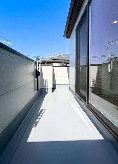 相模原市南区御園3丁目の新築戸建てのバルコニーの写真