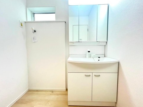 相模原市南区相武台3丁目の新築戸建て2号棟の洗面化粧台の写真