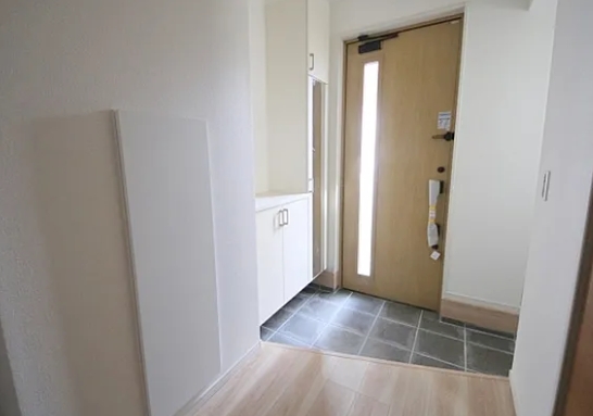 相模原市南区相武台3丁目の新築戸建て2号棟の玄関の写真