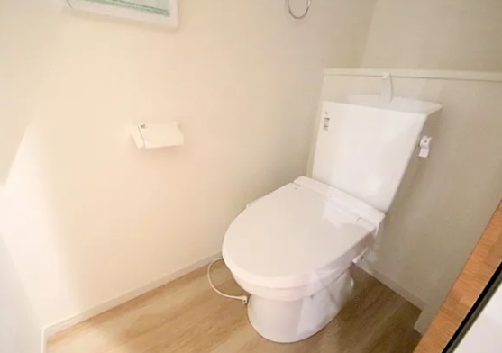 相模原市南区相武台3丁目の新築戸建て2号棟のトイレ1fの写真