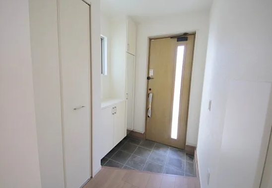 相模原市南区相武台3丁目の新築戸建て3号棟の玄関の写真