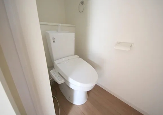 相模原市南区相武台3丁目の新築戸建て3号棟のトイレ1fの写真