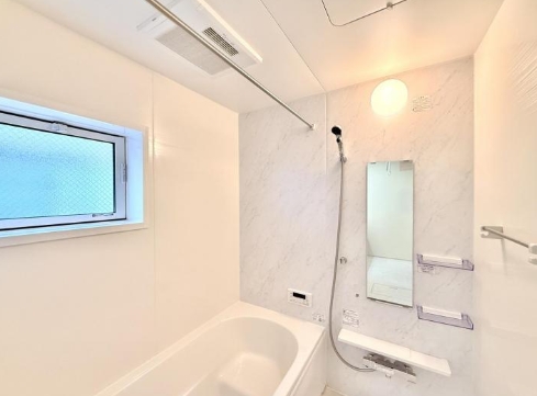 相模原市南区若松1丁目の新築戸建てのバスルームの写真