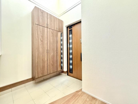 相模原市南区若松1丁目の新築戸建ての玄関の写真