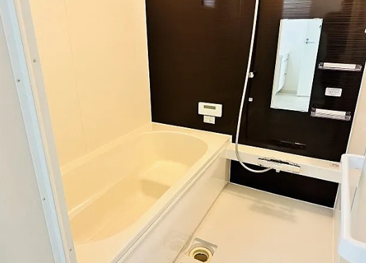 八王子市本町の新築戸建て2号棟のバスルームの写真