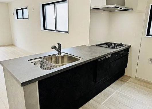 八王子市本町の新築戸建て2号棟のキッチンの写真