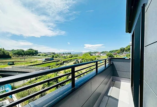 八王子市小比企町の新築戸建て6号棟のバルコニーの写真