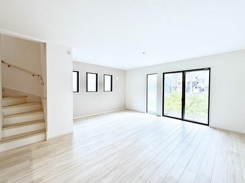 八王子市追分町の新築戸建てのリビングの写真