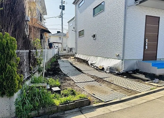 八王子市下恩方町の新築戸建て2号棟の駐車場の写真