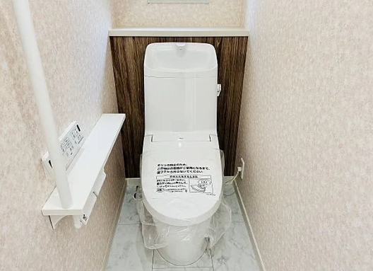八王子市下恩方町の新築戸建て2号棟のトイレ1fの写真