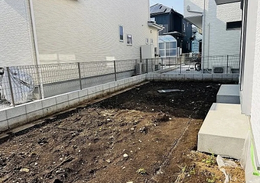 八王子市下恩方町の新築戸建て2号棟の庭の写真