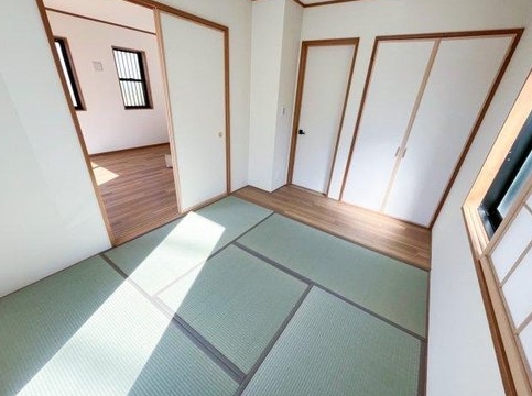 町田市本町田の中古戸建ての和室の写真