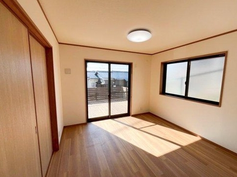 町田市本町田の中古戸建てのリビングの写真