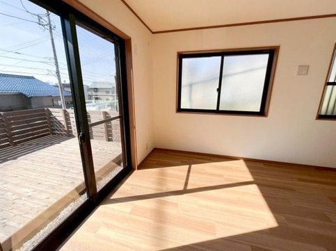 町田市本町田の中古戸建てのリビングの写真