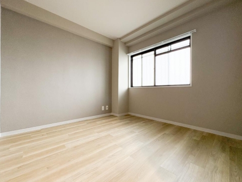町田市金井ヶ丘4丁目の中古マンション3階部分の洋室2の写真