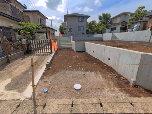 相模原市中央区すすきの町の新築戸建て1号棟の駐車場の写真