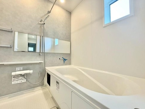相模原市中央区陽光台3丁目の新築戸建てのバスルームの写真