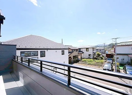 相模原市緑区大島の新築戸建て3号棟のバルコニーの写真