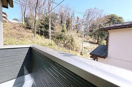 相模原市緑区下九沢の新築戸建て1号棟のバルコニーの写真
