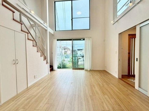 相模原市中央区淵野辺本町1丁目の中古戸建てのリビングの写真