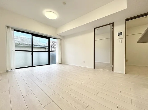 相模原市中央区淵野辺本町4丁目の中古マンションのリビングの写真