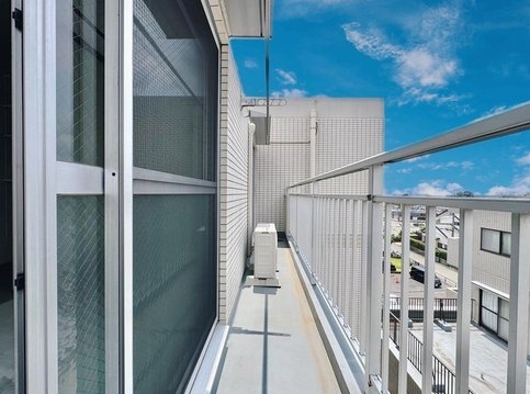 相模原市中央区上溝の中古マンションのバルコニーの写真