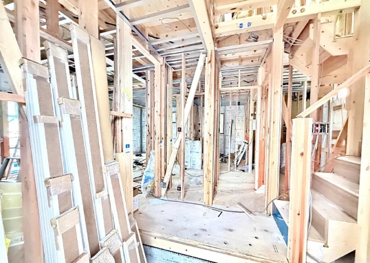 相模原市中央区上矢部2丁目の新築戸建ての玄関の写真
