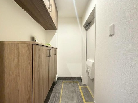 相模原市中央区鹿沼台1丁目の中古マンションの玄関の写真