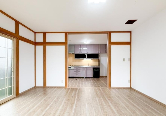 相模原市南区若松6丁目の中古戸建てのリビングの写真