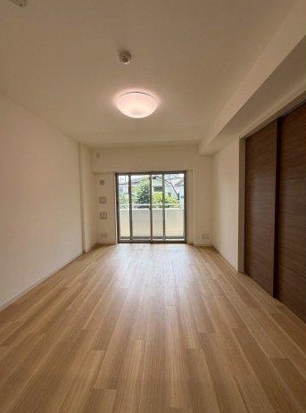 町田市原町田2丁目の中古マンションのリビングの写真