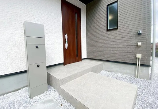 町田市金井8丁目の新築戸の玄関の写真