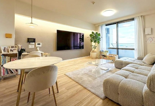 町田市南町田5丁目の中古マンションのダイニングの写真