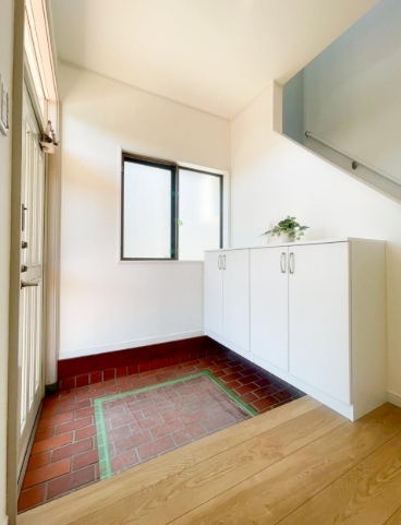 町田市南大谷5丁目の中古戸建ての玄関の写真