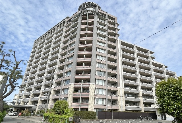 町田市小川6丁目の中古マンションの外観の写真