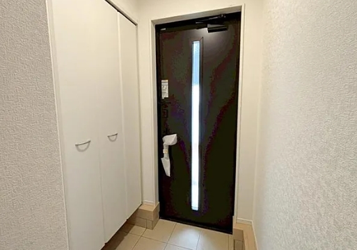 町田市大蔵町の新築戸建ての2号棟の玄関の写真