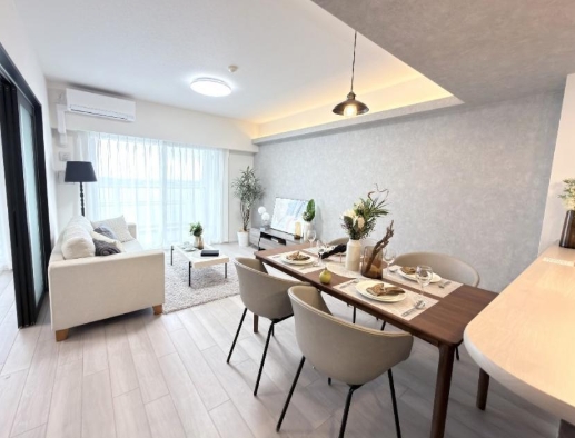 町田市小山ヶ丘1丁目の中古マンションのダイニングの写真